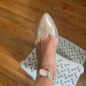 Lovely gold platforms